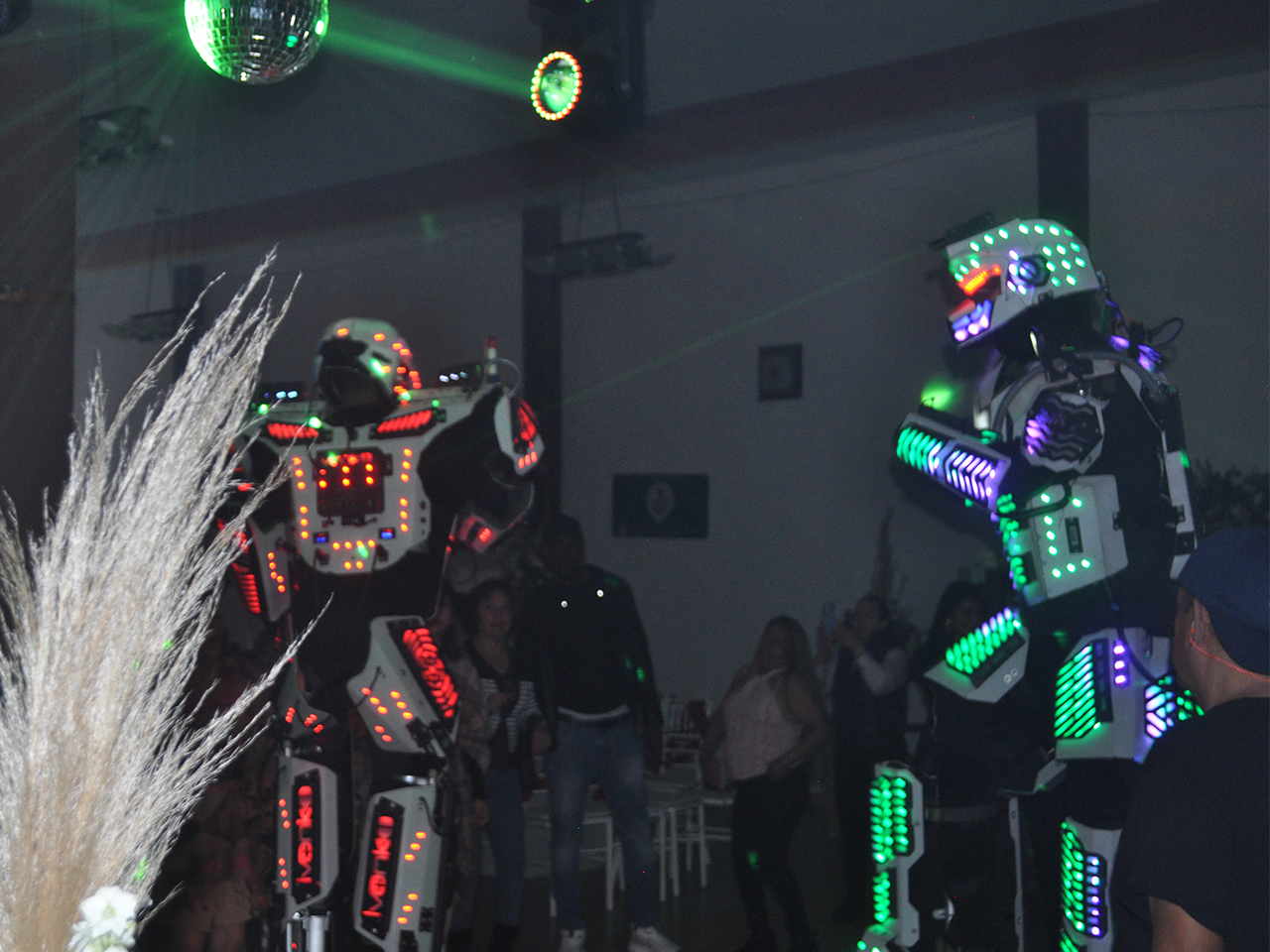 Sonido DJ y luces KEOPS, paquete grande para 300 a personas